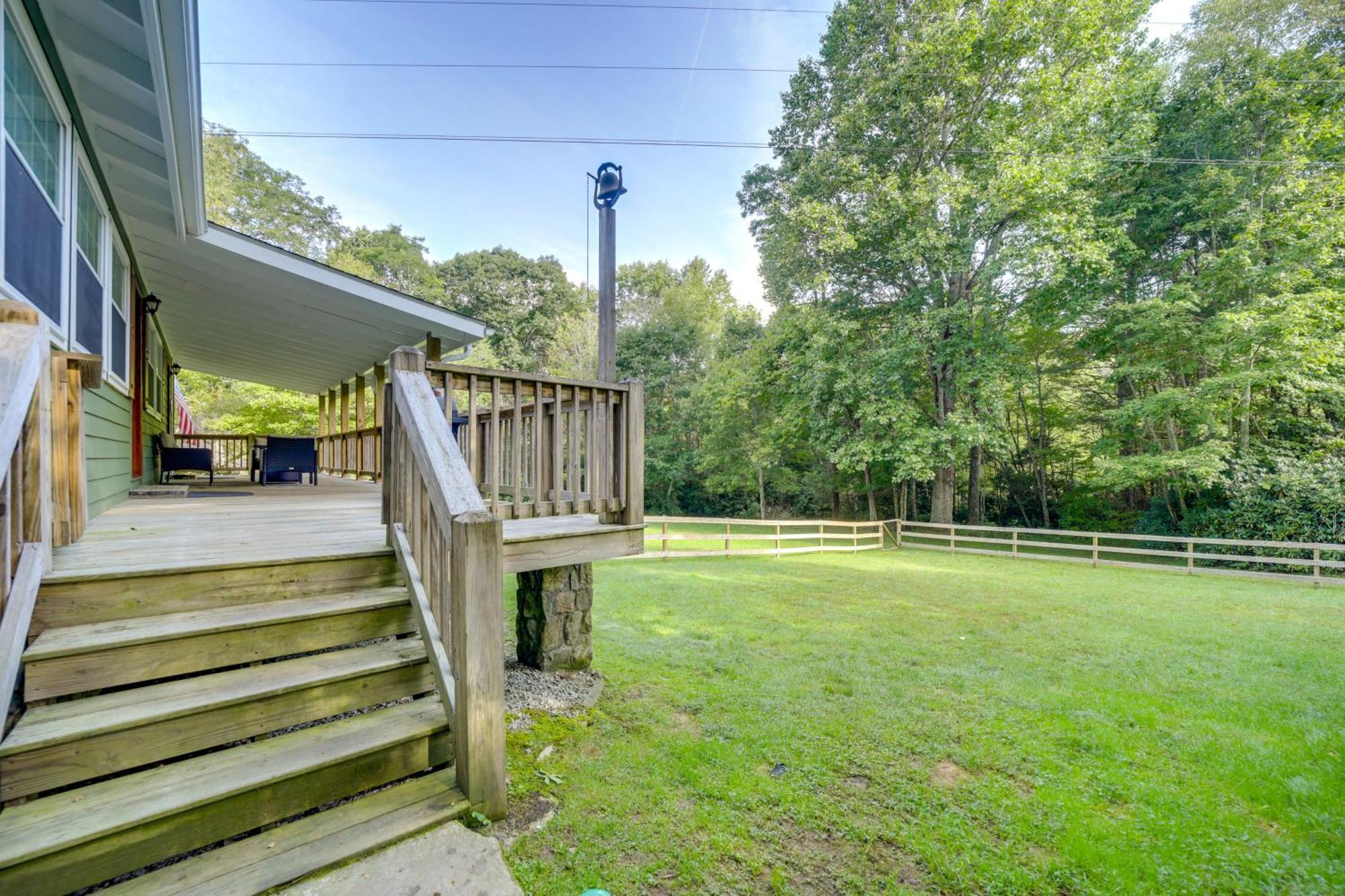 Fun Pet-Friendly Highlands Retreat With Fenced Yard! Villa Exterior photo