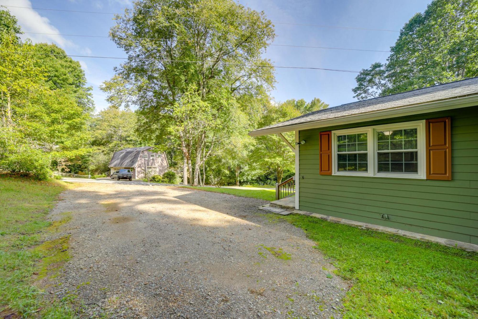 Fun Pet-Friendly Highlands Retreat With Fenced Yard! Villa Exterior photo