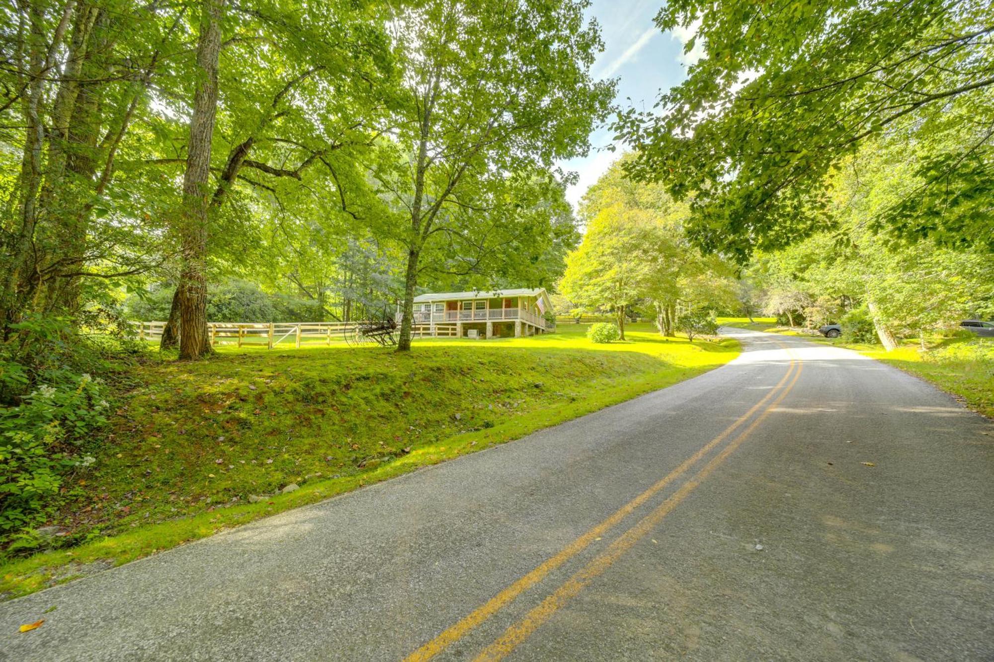 Fun Pet-Friendly Highlands Retreat With Fenced Yard! Villa Exterior photo